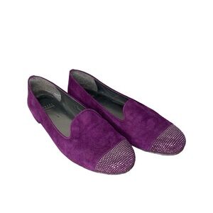 Stuart Weitzman purple suede rhinestone toe loafer. Size 7.5‎